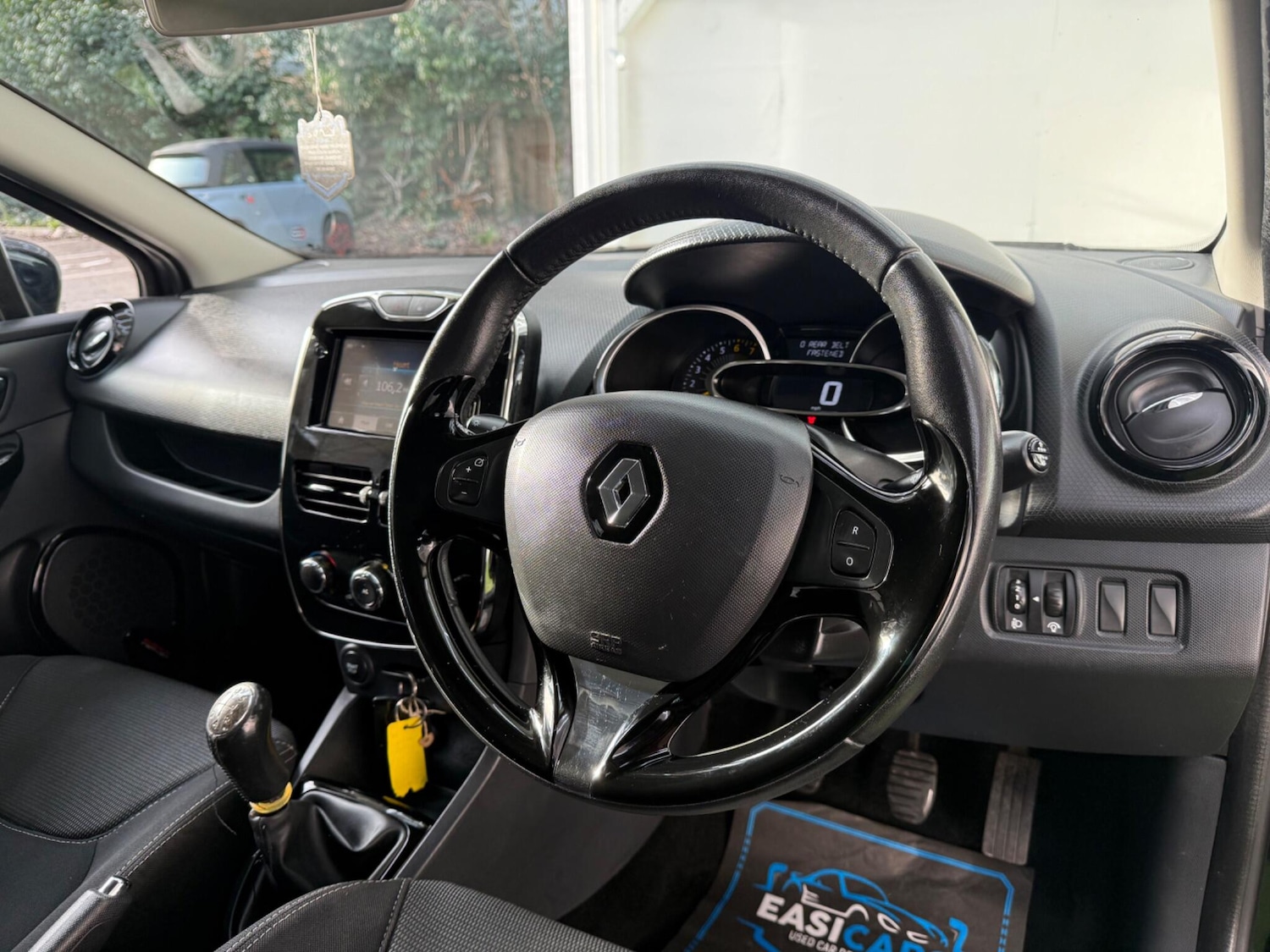 Used Renault Clio 2013 for sale - 77084426: Photo 2