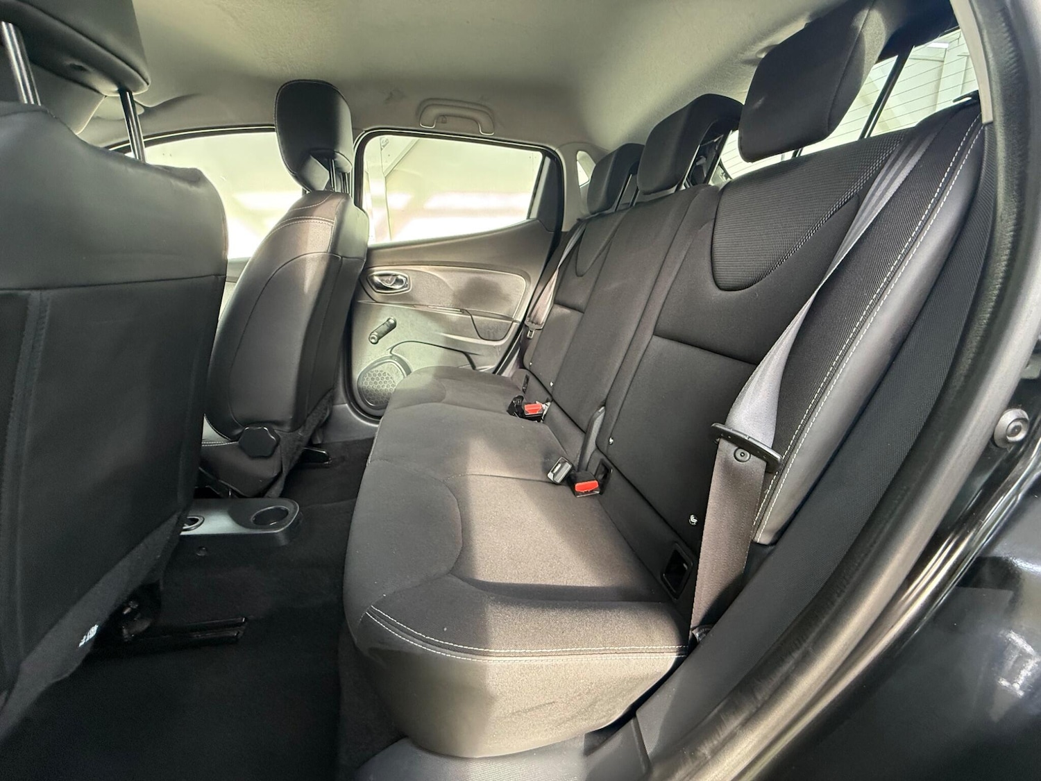 Used Renault Clio 2013 for sale - 77084426: Photo 23