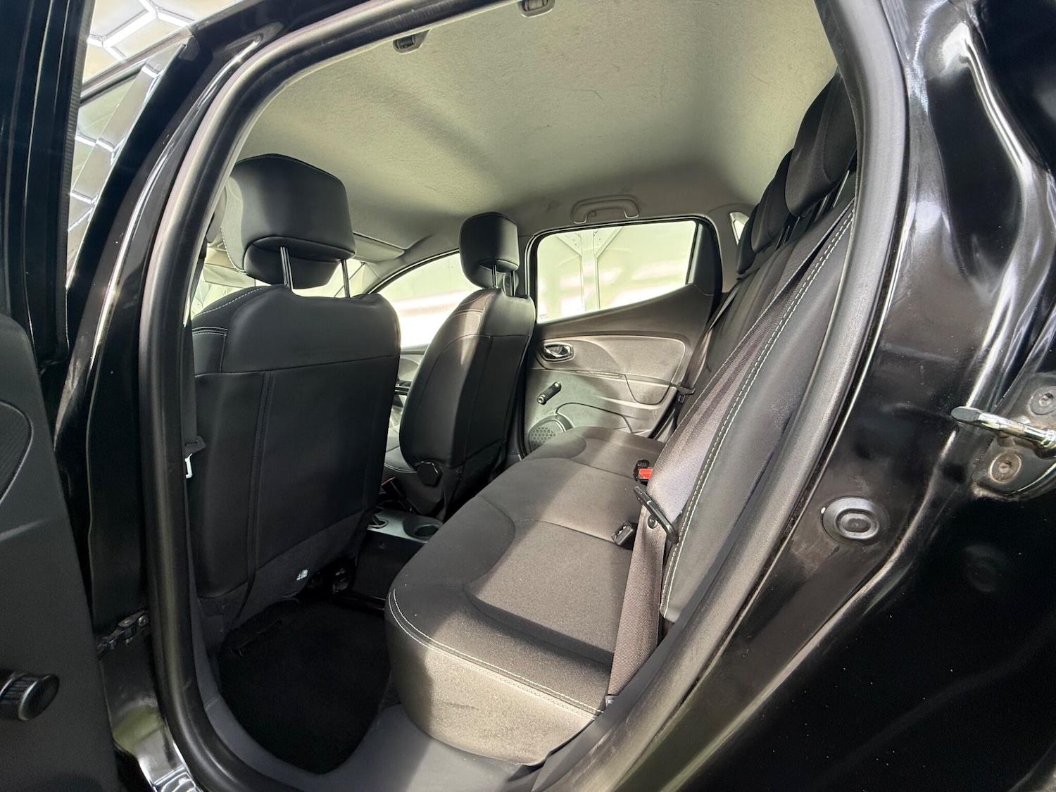 Used Renault Clio 2013 for sale - 77084426: Photo 24