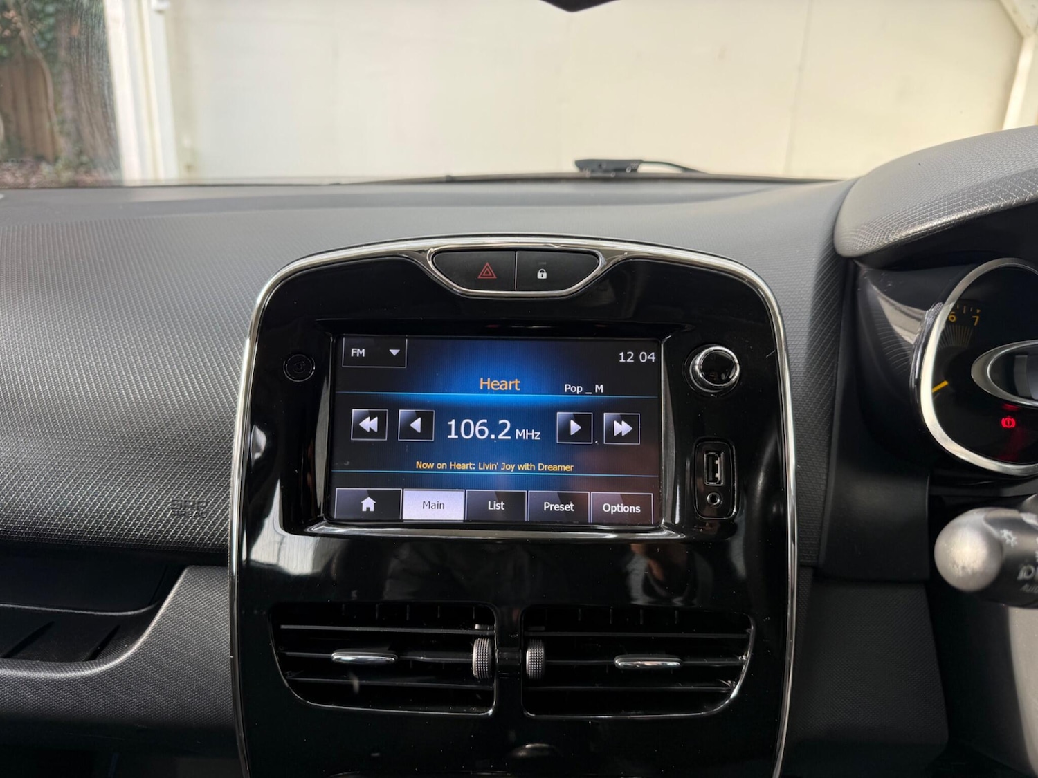 Used Renault Clio 2013 for sale - 77084426: Photo 29