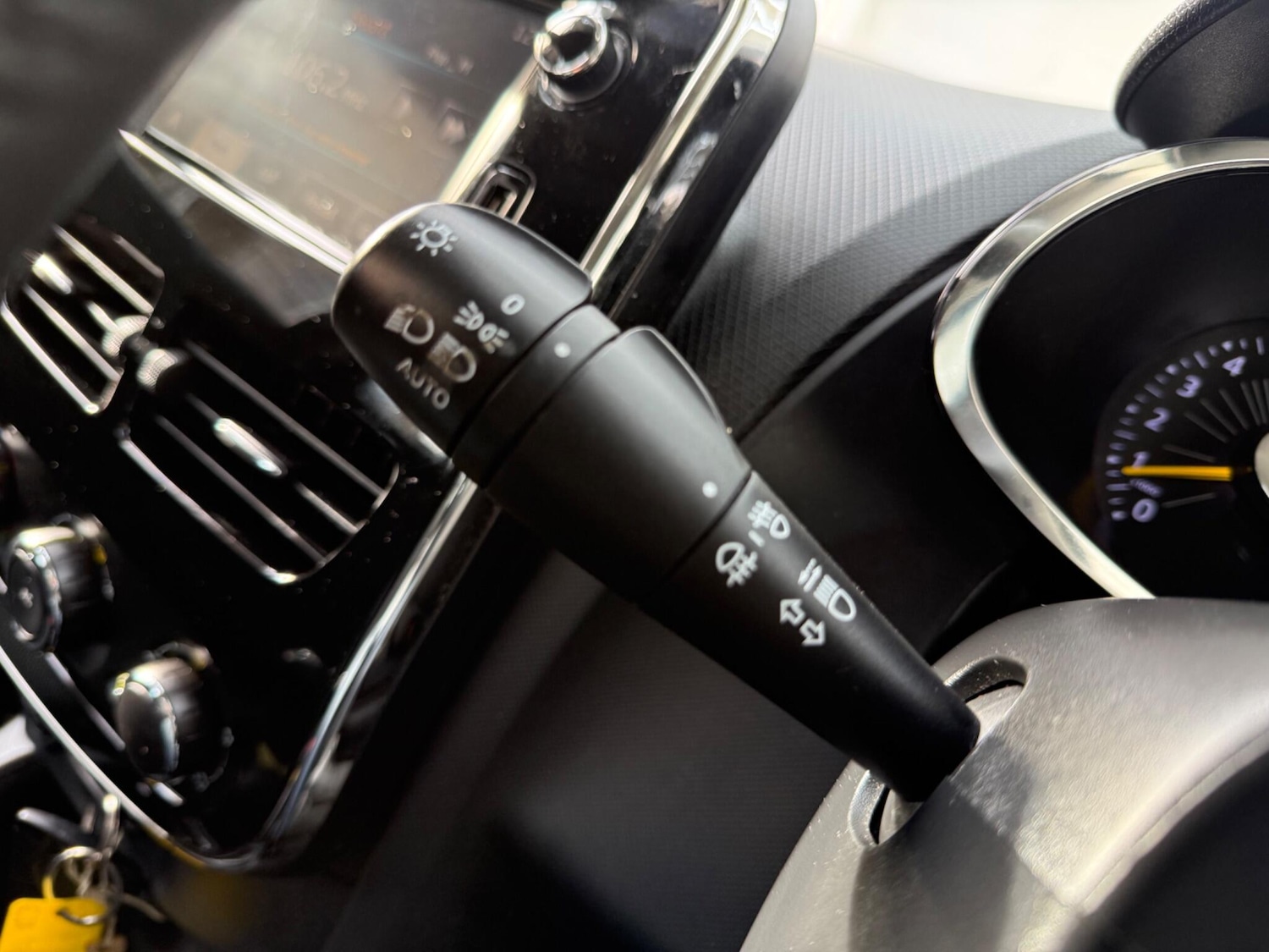 Used Renault Clio 2013 for sale - 77084426: Photo 35