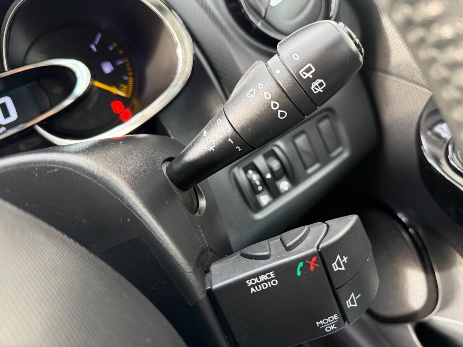 Used Renault Clio 2013 for sale - 77084426: Photo 36