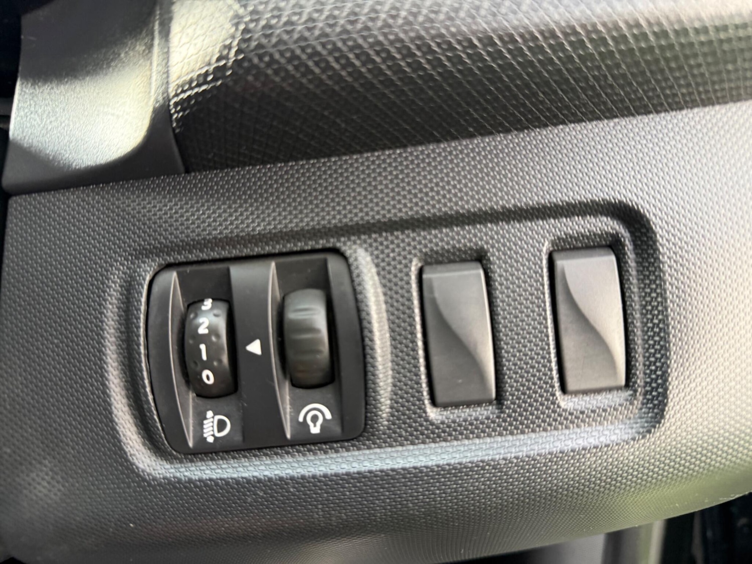 Used Renault Clio 2013 for sale - 77084426: Photo 41