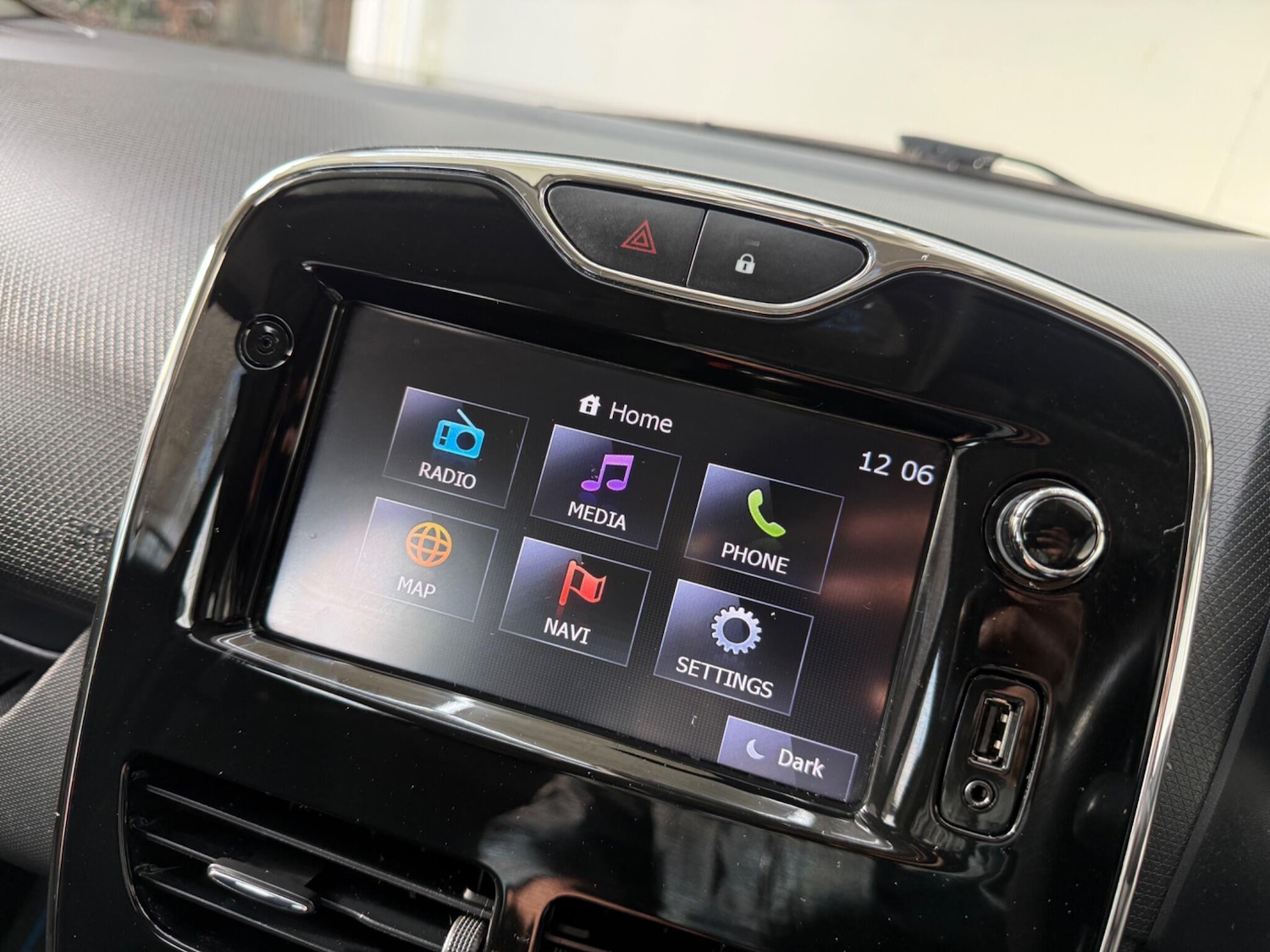 Used Renault Clio 2013 for sale - 77084426: Photo 43