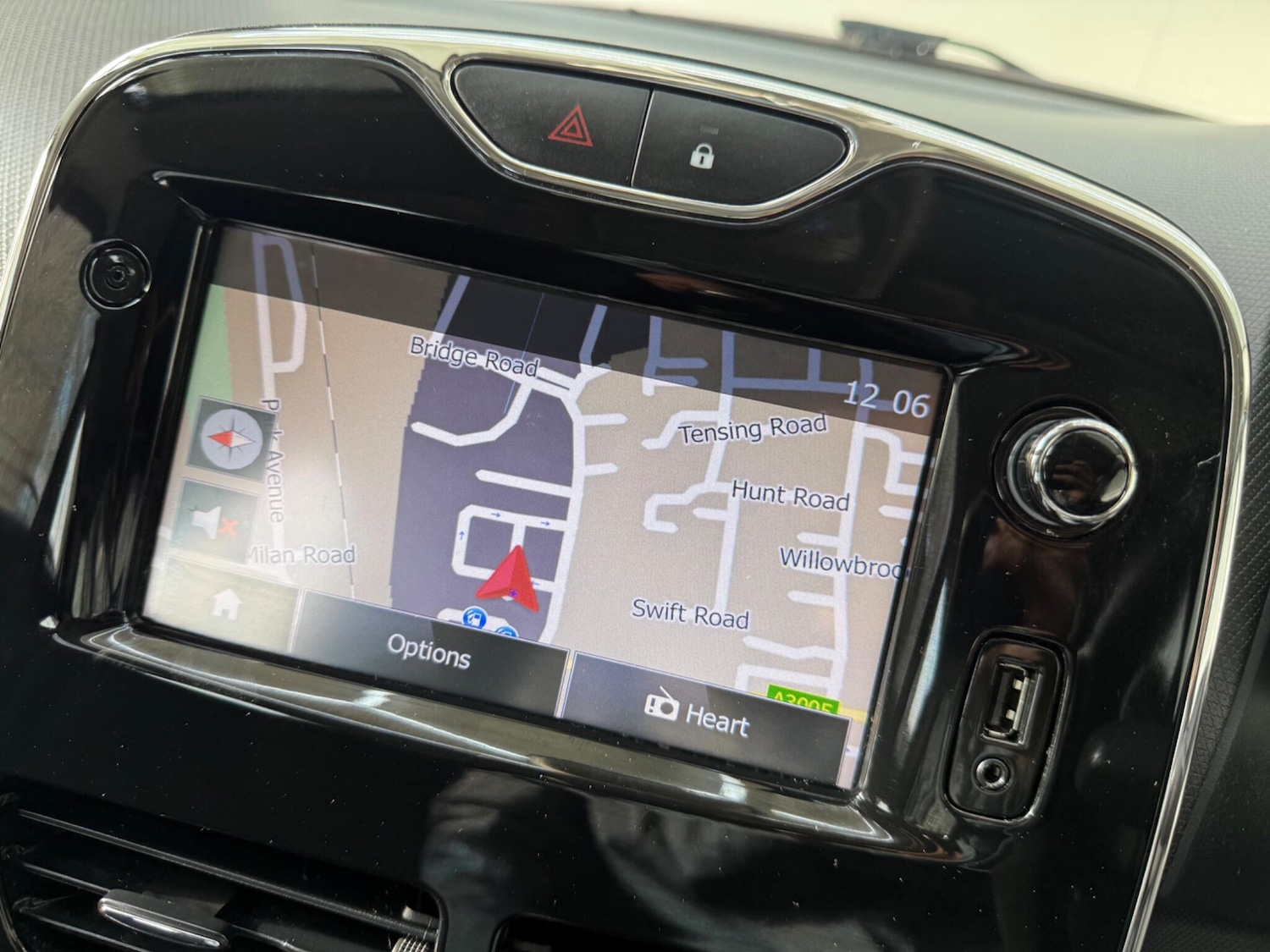 Used Renault Clio 2013 for sale - 77084426: Photo 45