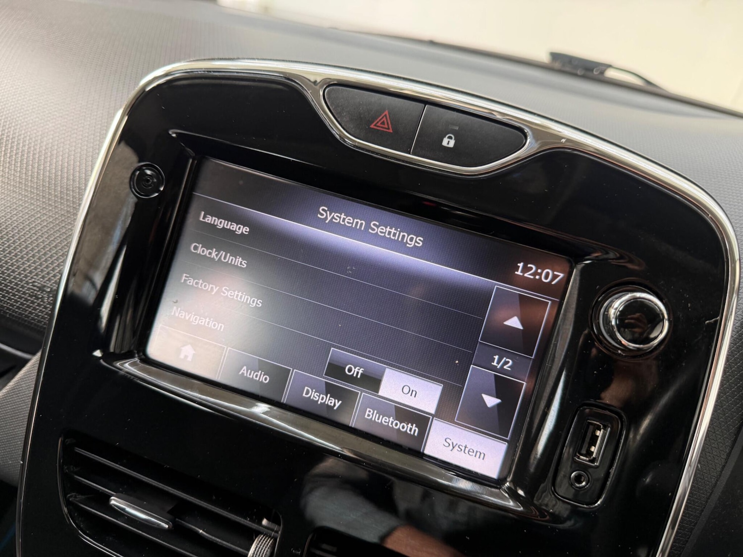 Used Renault Clio 2013 for sale - 77084426: Photo 48