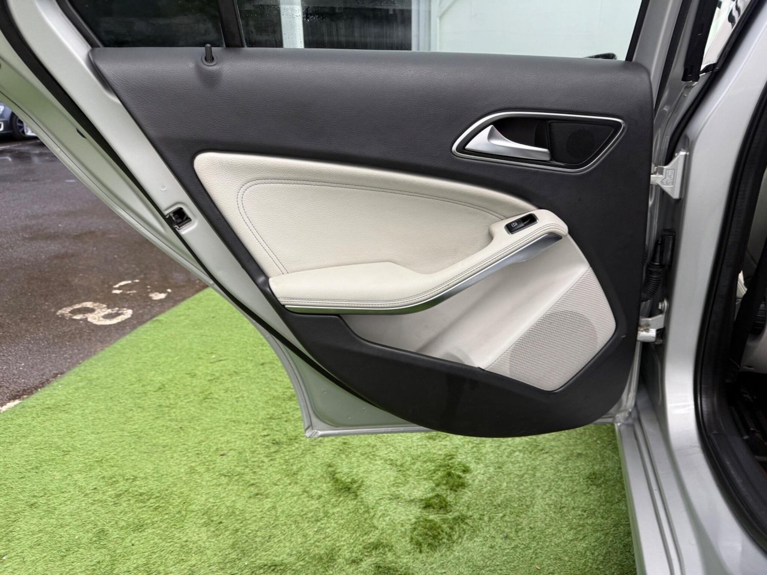 Used Mercedes-Benz A-Class 2014 for sale - 77305970: Photo 25