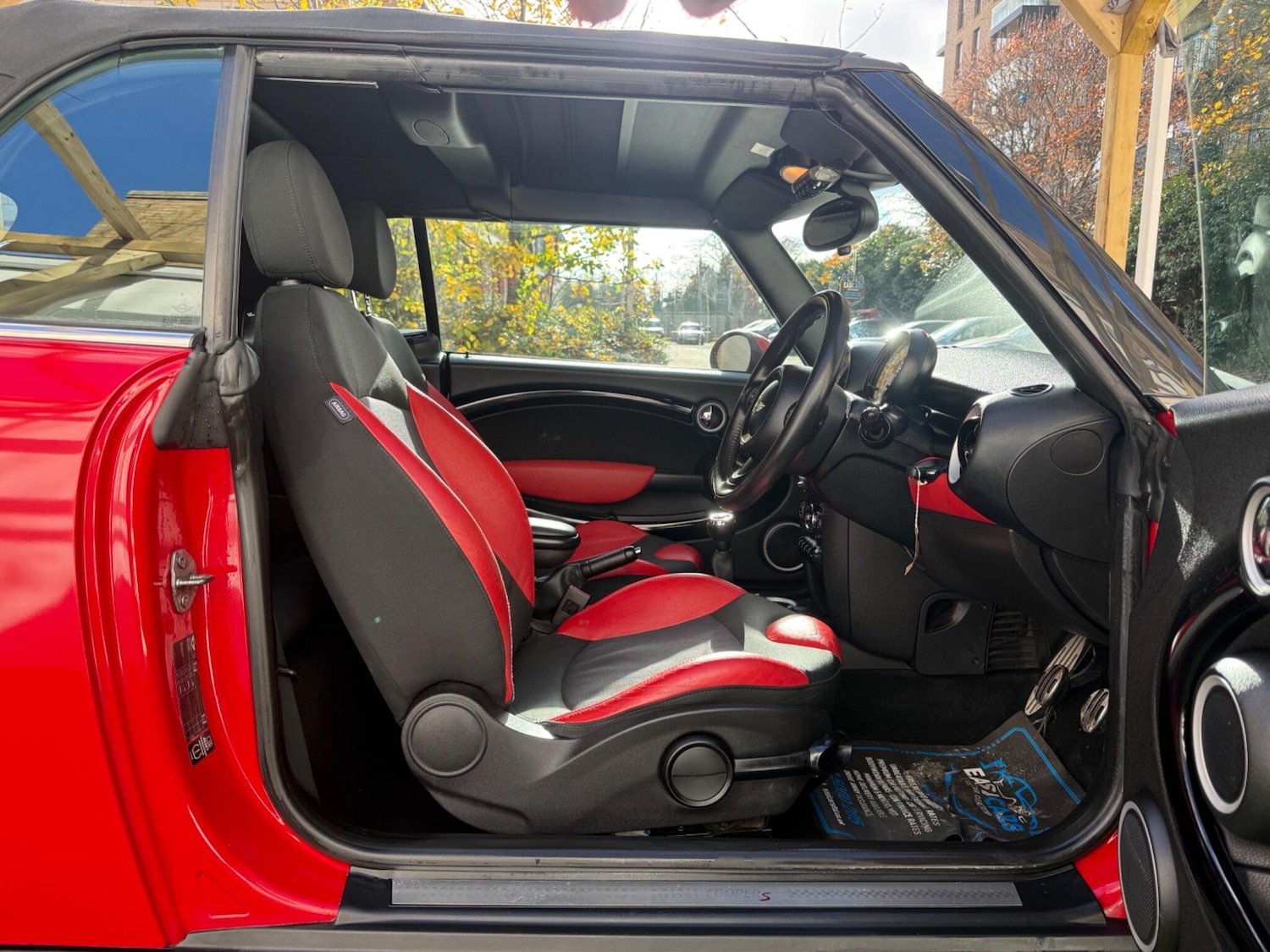 Used MINI Convertible 2012 for sale - 76522405: Photo 18