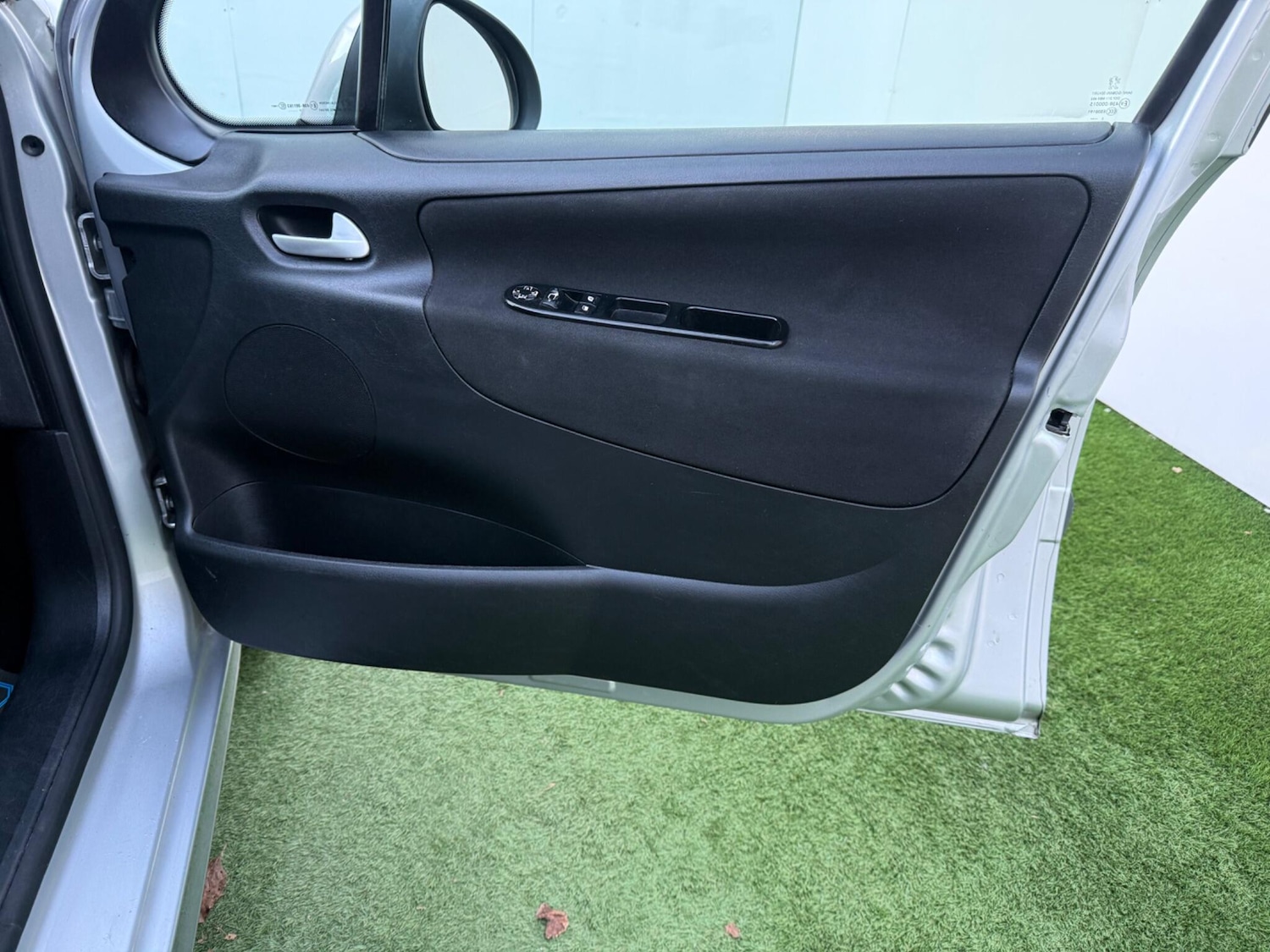 Used Peugeot 207 2010 for sale - 77054076: Photo 17