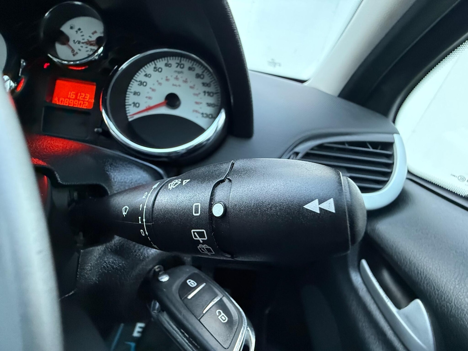 Used Peugeot 207 2010 for sale - 77054076: Photo 37