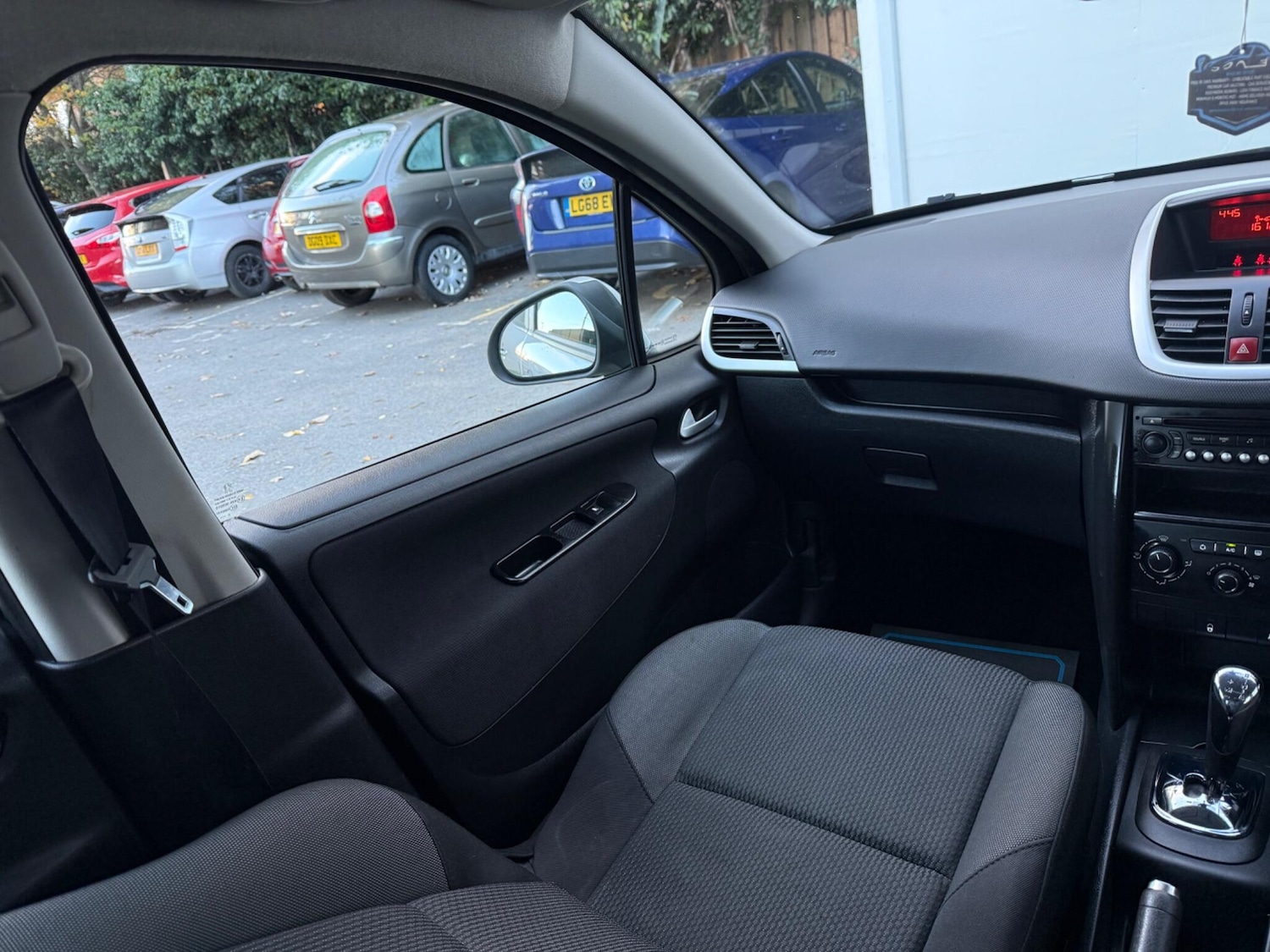 Used Peugeot 207 2010 for sale - 77054076: Photo 38