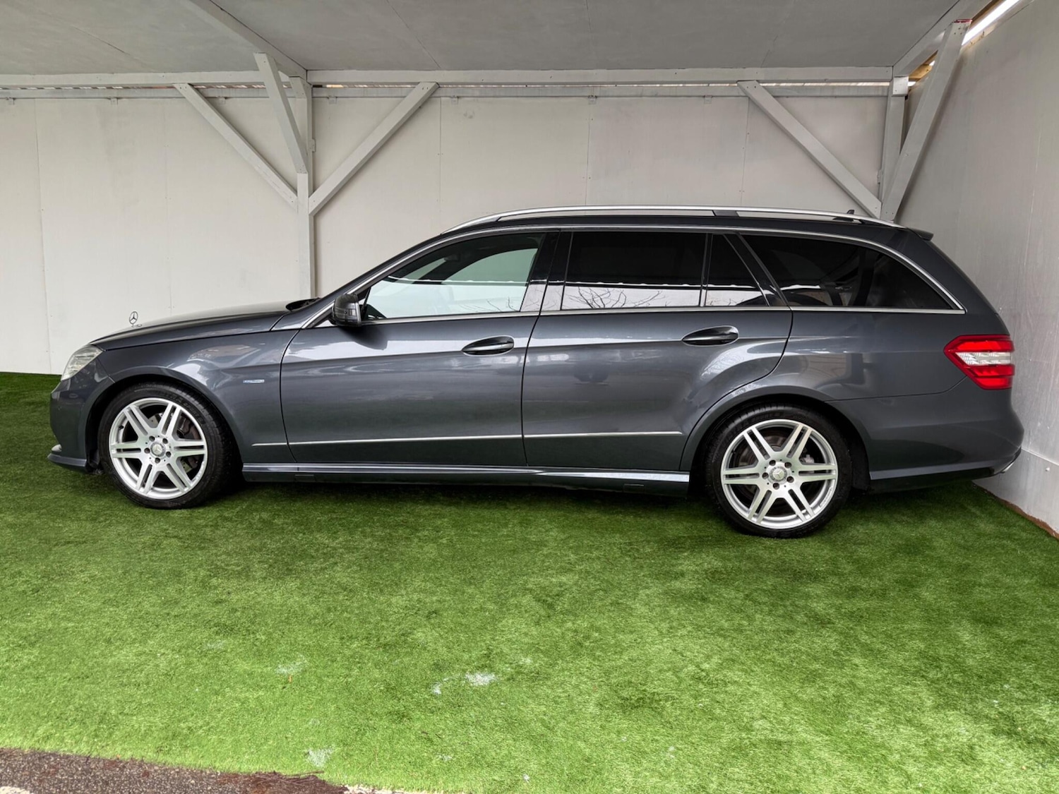 Used Mercedes-Benz E Class 2012 for sale - 76802232: Photo 10