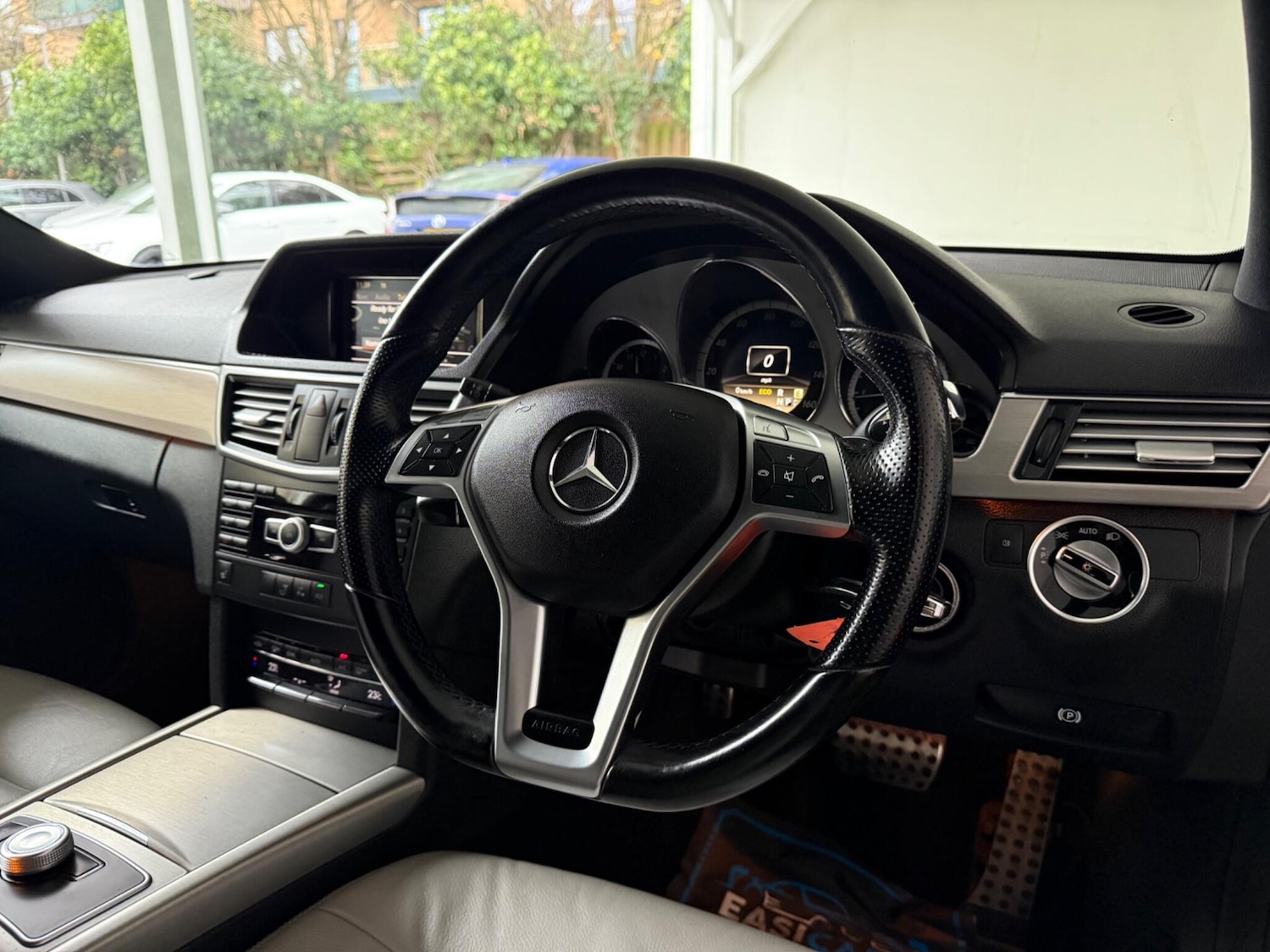 Used Mercedes-Benz E Class 2012 for sale - 76802232: Photo 14