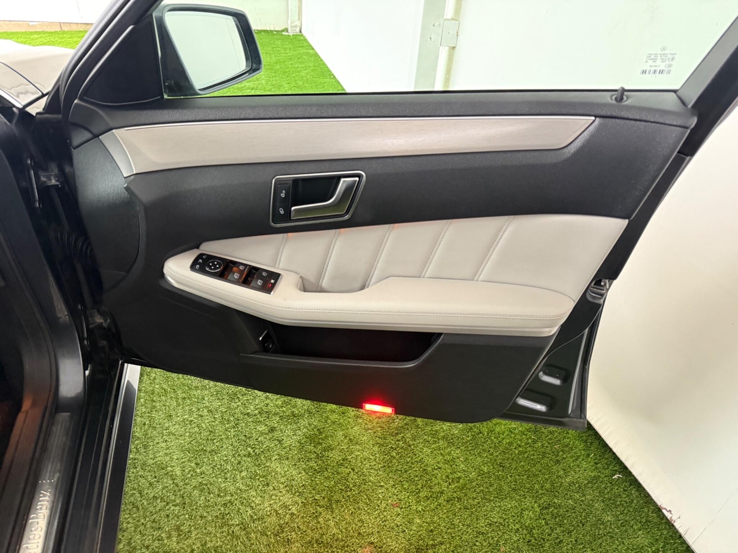 Used Mercedes-Benz E Class 2012 for sale - 76802232: Photo 16