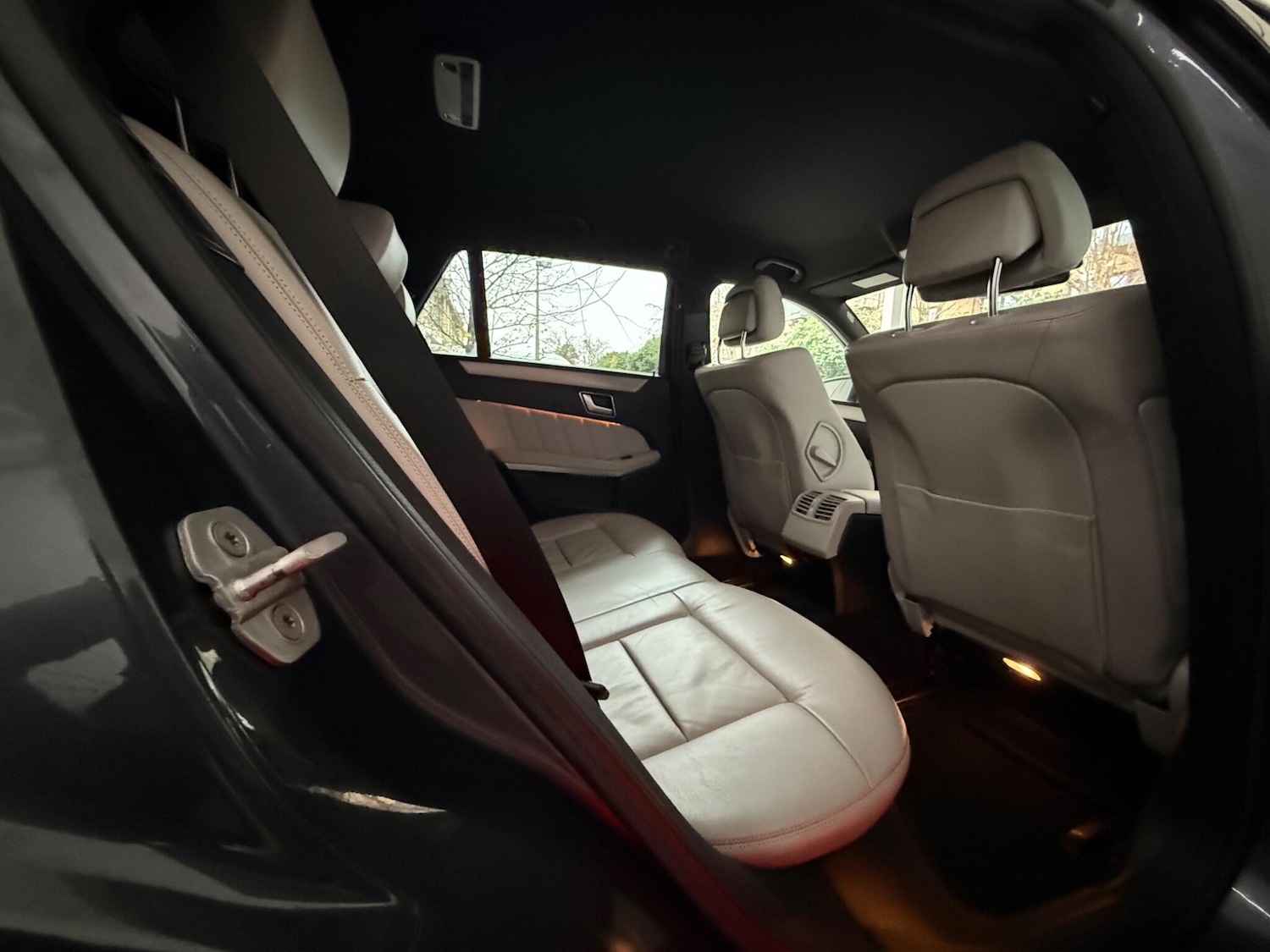 Used Mercedes-Benz E Class 2012 for sale - 76802232: Photo 18