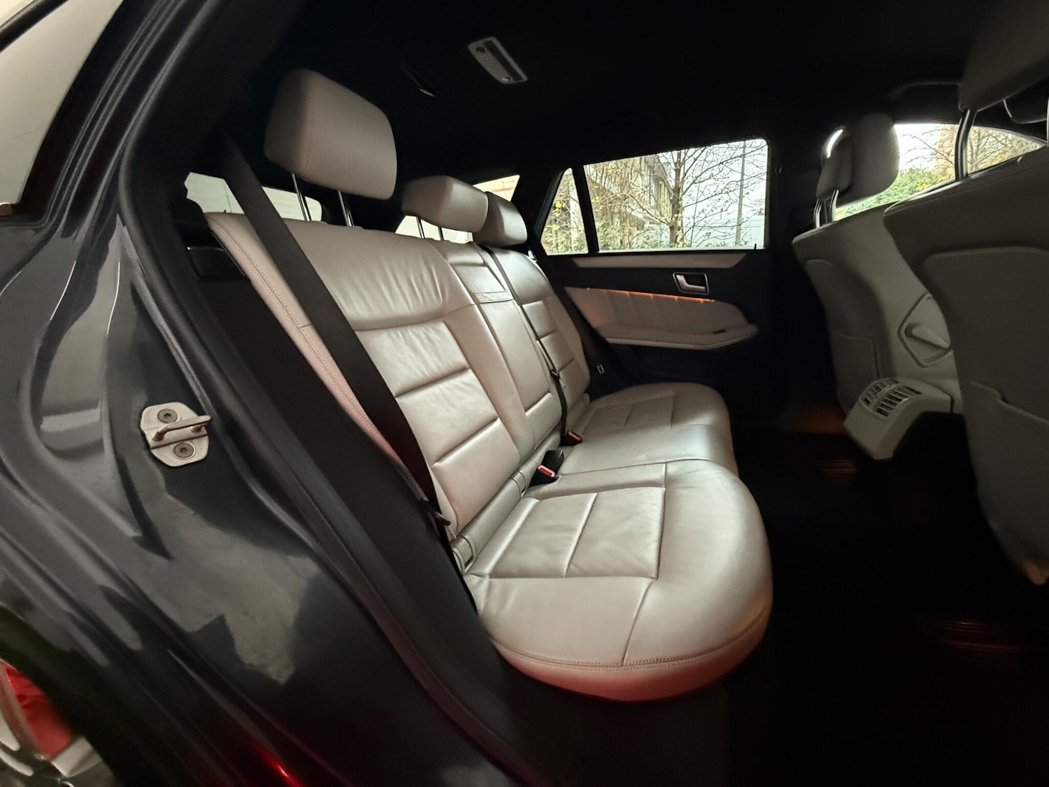 Used Mercedes-Benz E Class 2012 for sale - 76802232: Photo 19