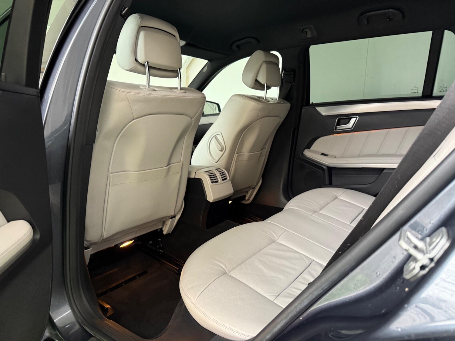 Used Mercedes-Benz E Class 2012 for sale - 76802232: Photo 23