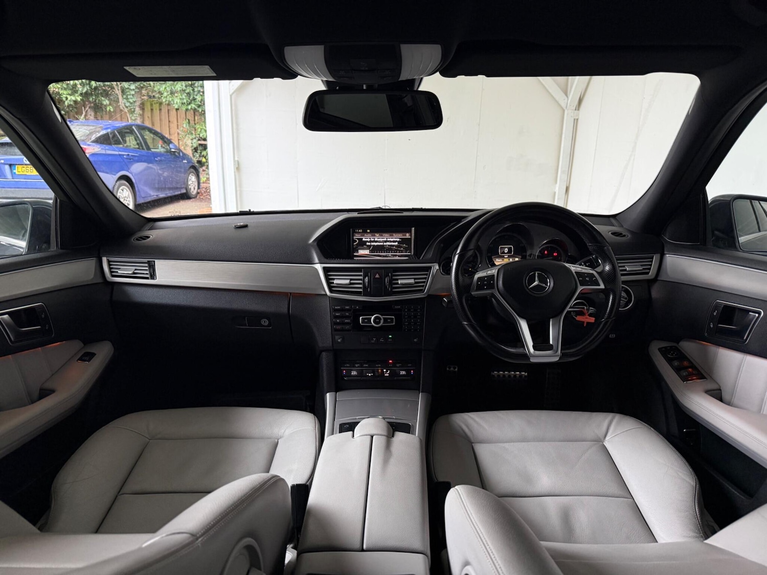 Used Mercedes-Benz E Class 2012 for sale - 76802232: Photo 27