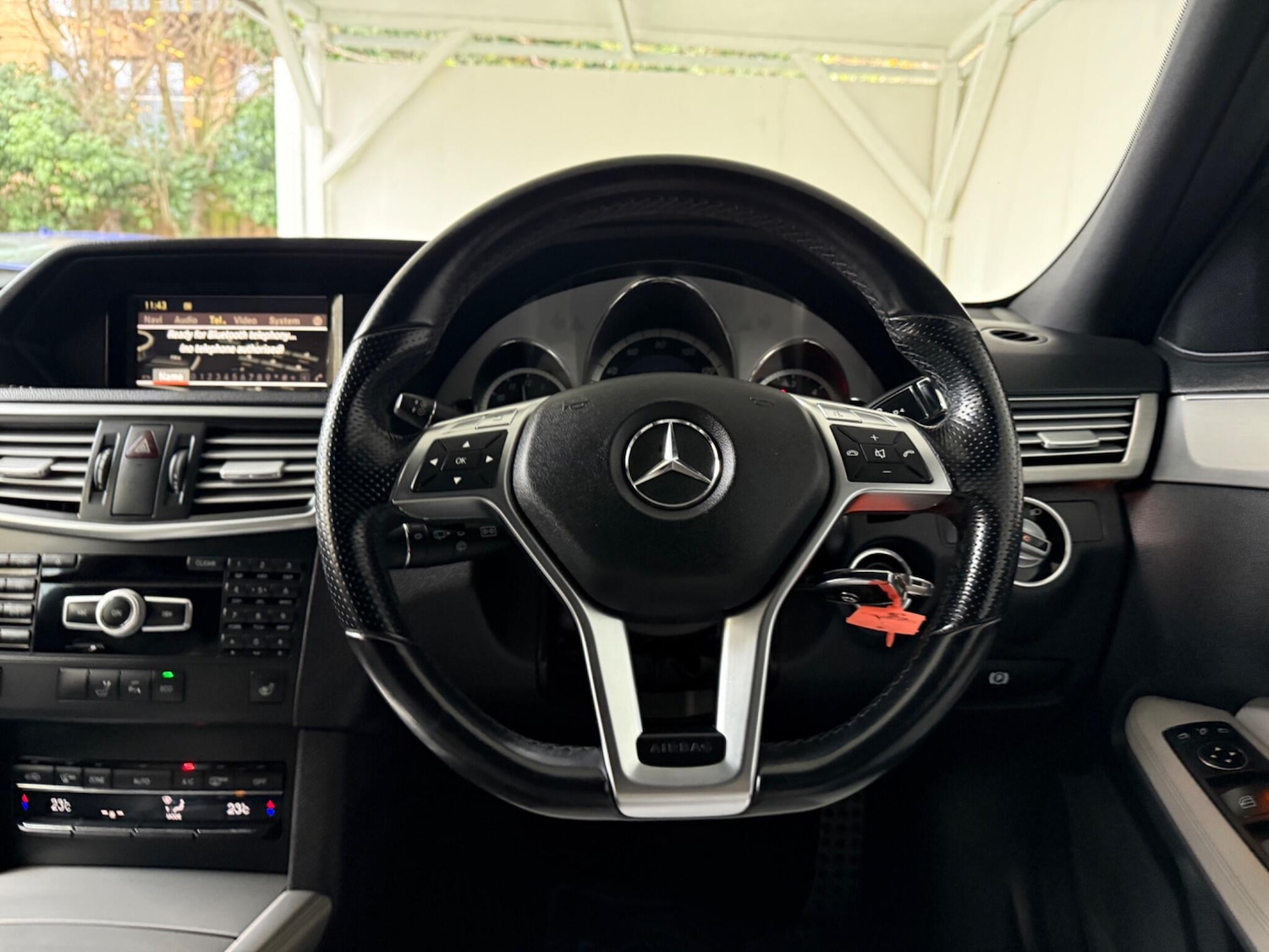 Used Mercedes-Benz E Class 2012 for sale - 76802232: Photo 31