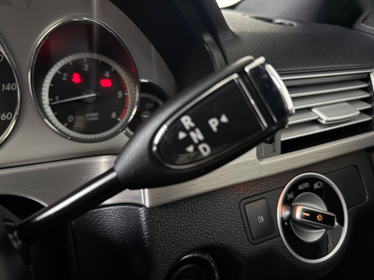 Used Mercedes-Benz E Class 2012 for sale - 76802232: Photo 36