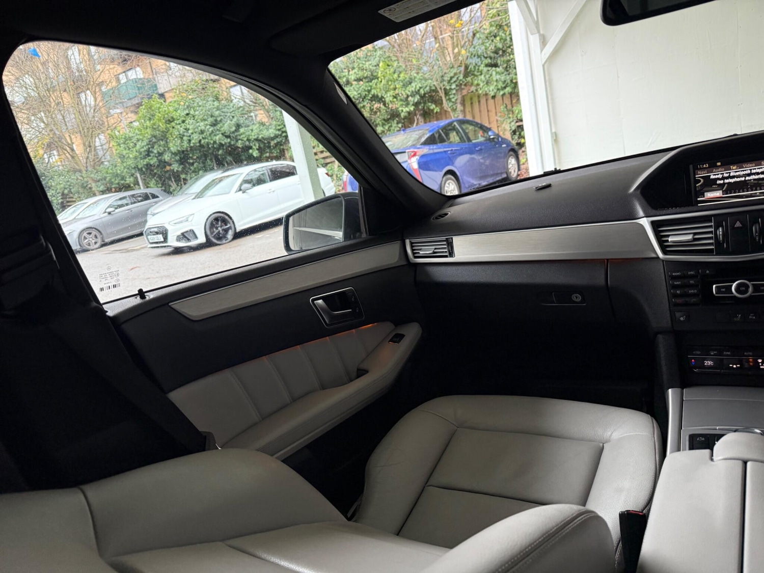 Used Mercedes-Benz E Class 2012 for sale - 76802232: Photo 37