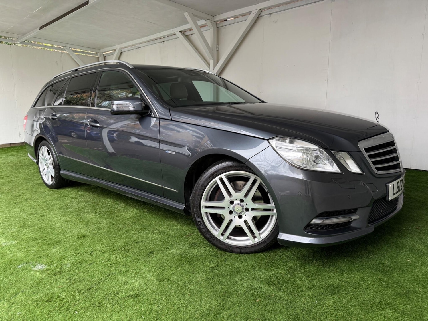 Used Mercedes-Benz E Class 2012 for sale - 76802232: Photo 4