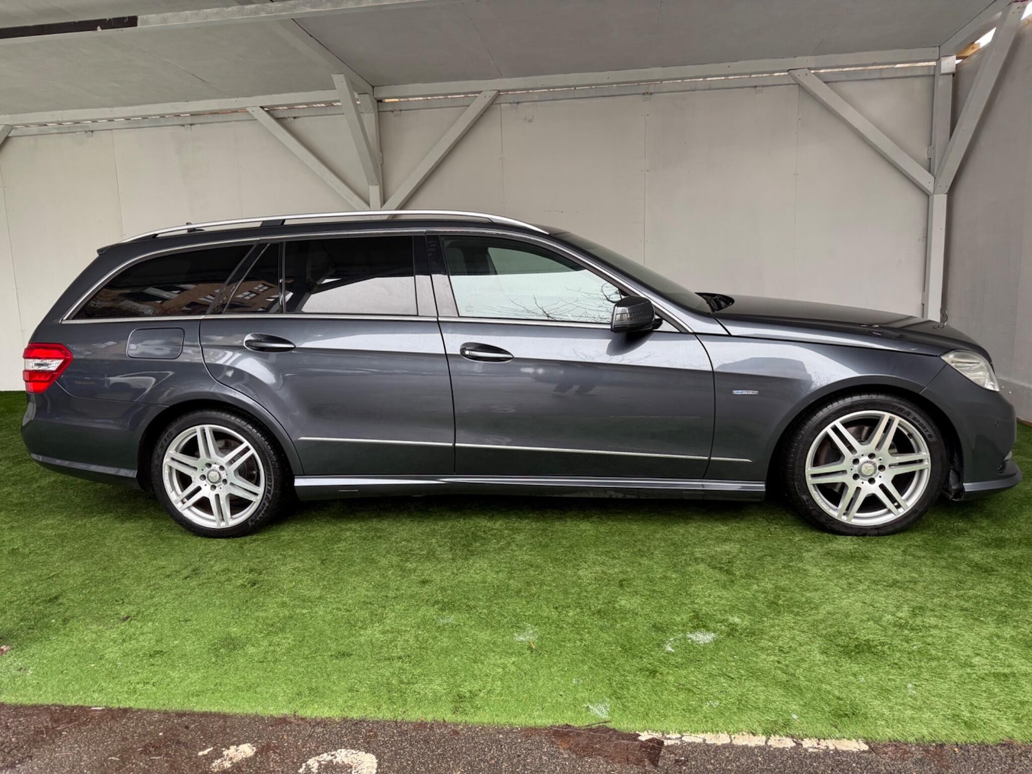 Used Mercedes-Benz E Class 2012 for sale - 76802232: Photo 5