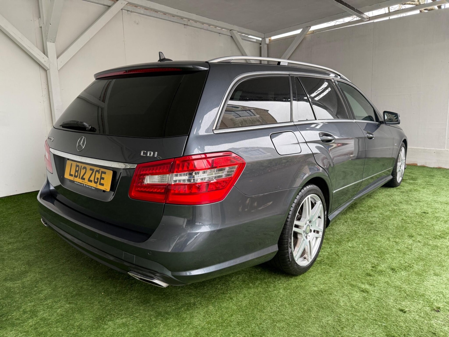 Used Mercedes-Benz E Class 2012 for sale - 76802232: Photo 6