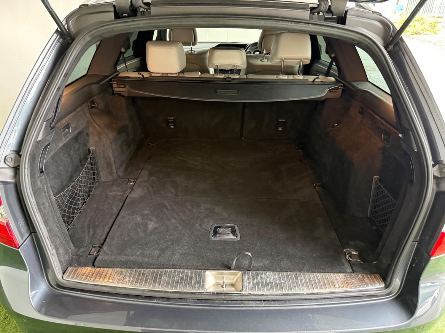 Used Mercedes-Benz E Class 2012 for sale - 76802232: Photo 8