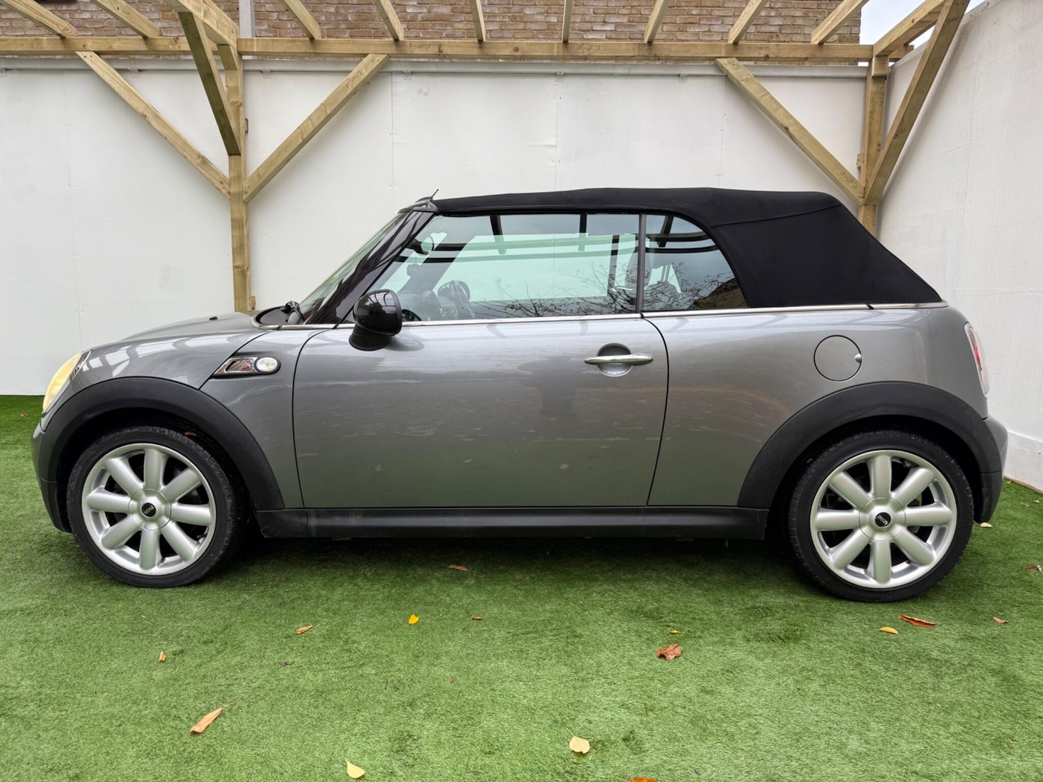 Used MINI Convertible 2009 for sale - 76522126: Photo 10