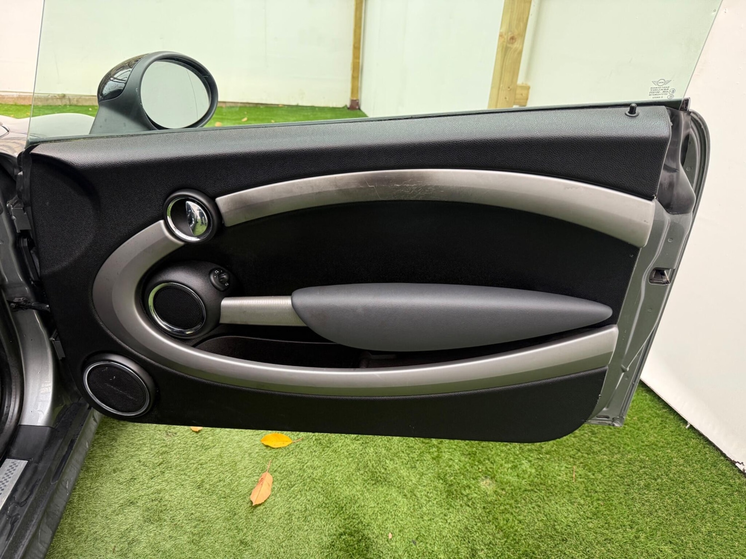 Used MINI Convertible 2009 for sale - 76522126: Photo 24