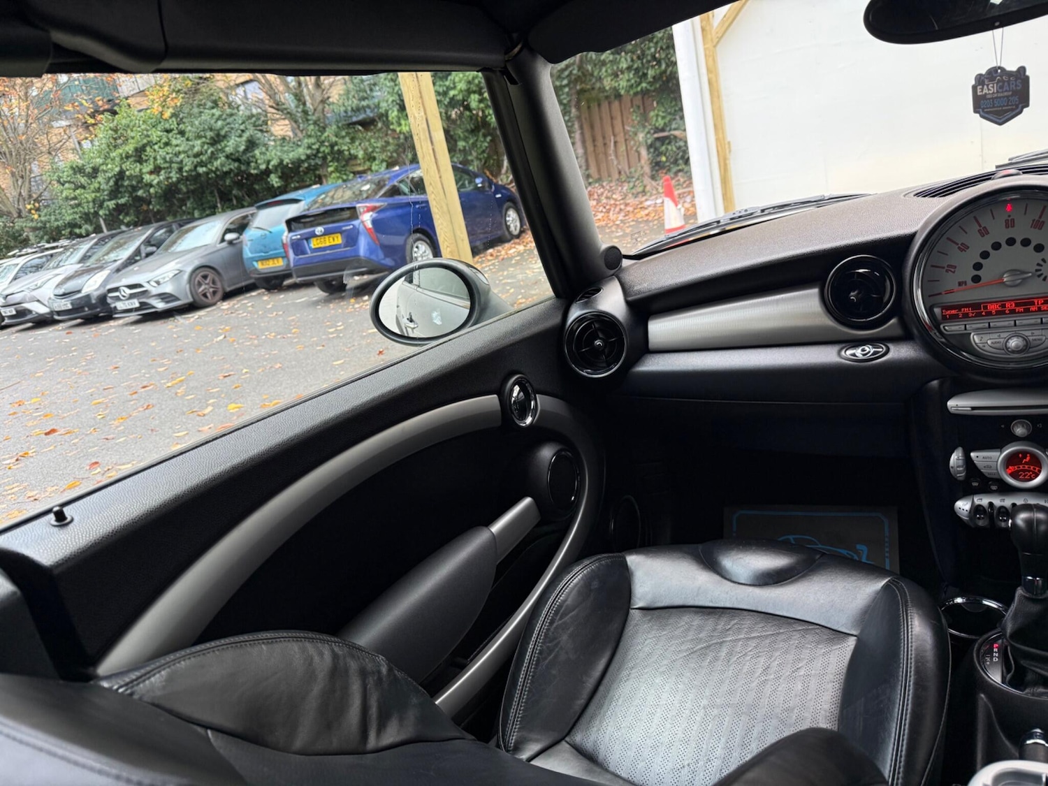 Used MINI Convertible 2009 for sale - 76522126: Photo 39