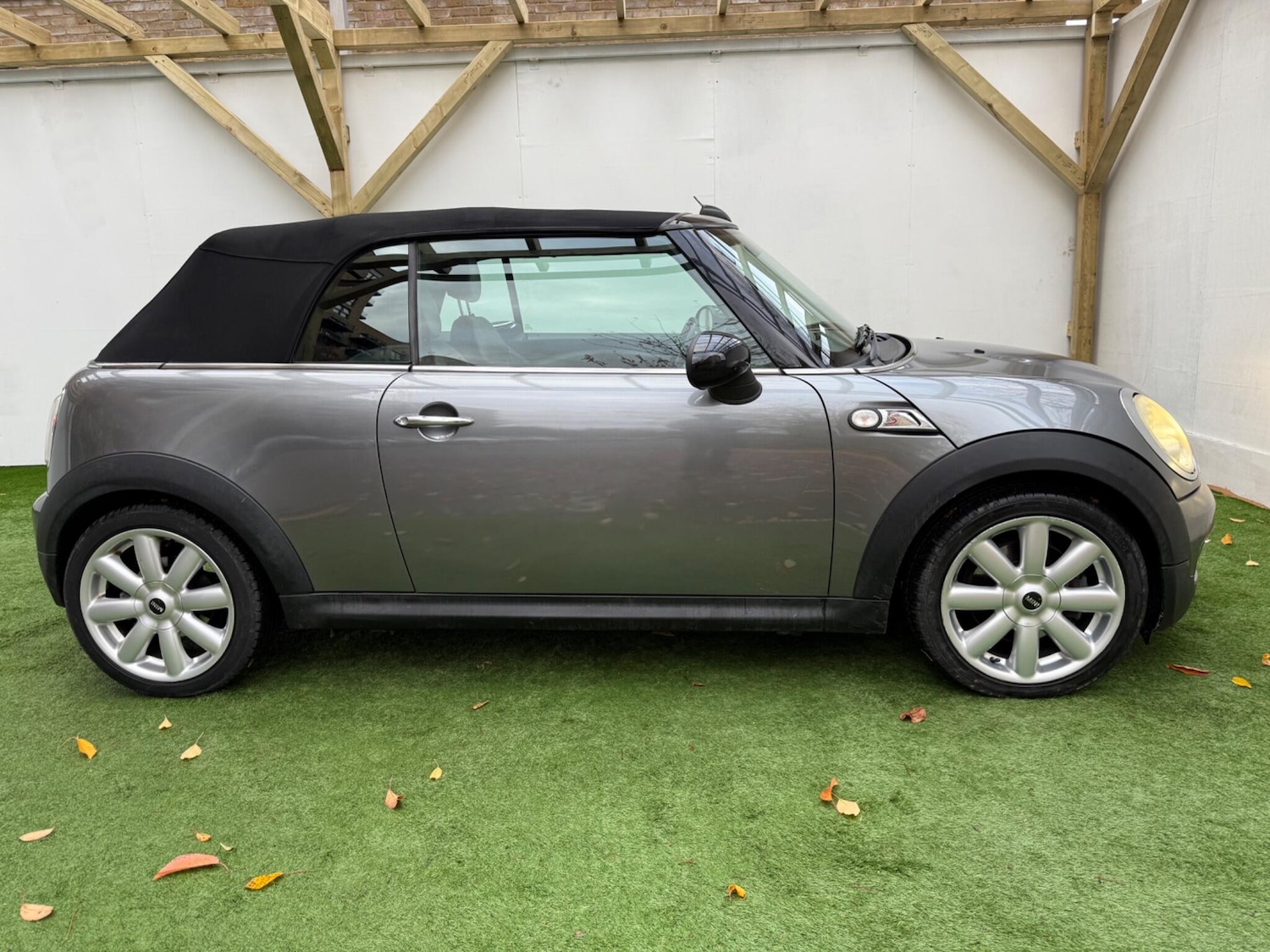 Used MINI Convertible 2009 for sale - 76522126: Photo 5