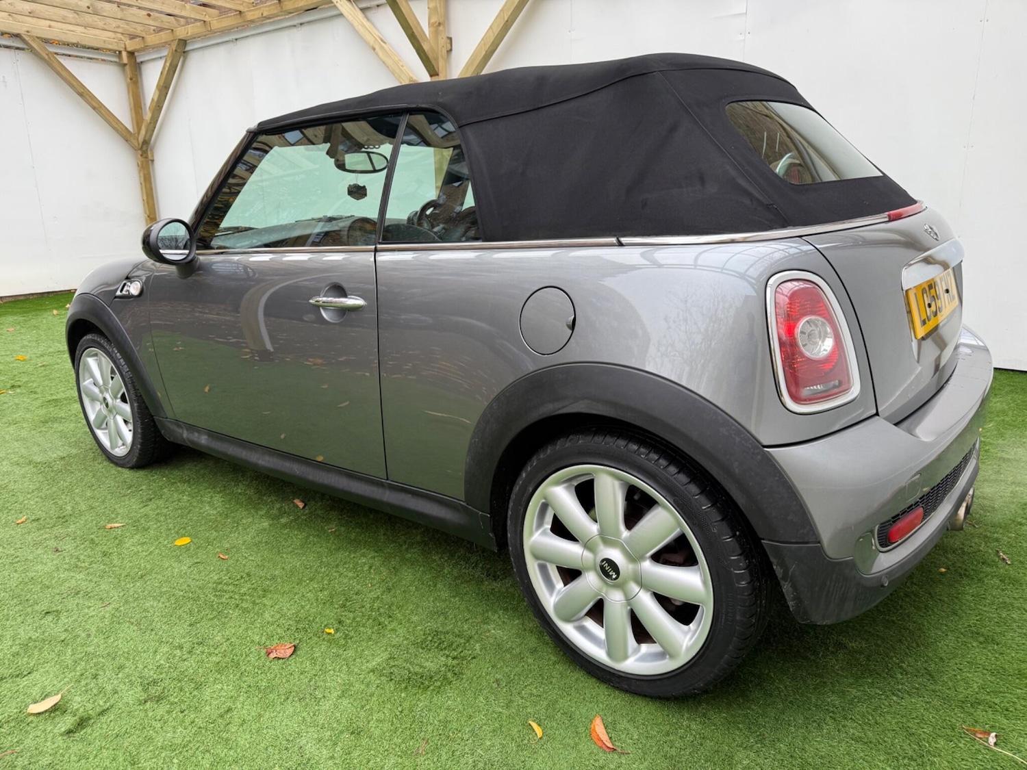 Used MINI Convertible 2009 for sale - 76522126: Photo 9