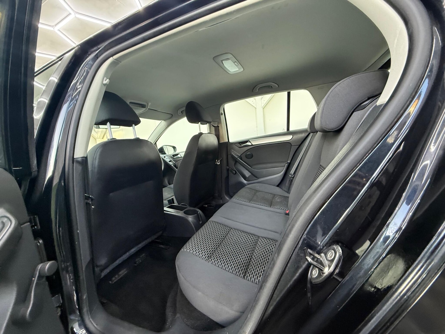 Used Volkswagen Golf 2011 for sale - 77098082: Photo 24