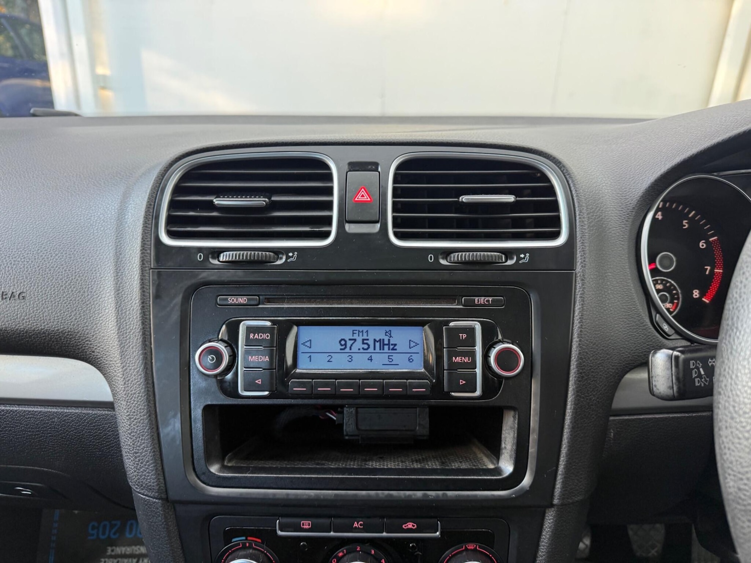 Used Volkswagen Golf 2011 for sale - 77098082: Photo 29