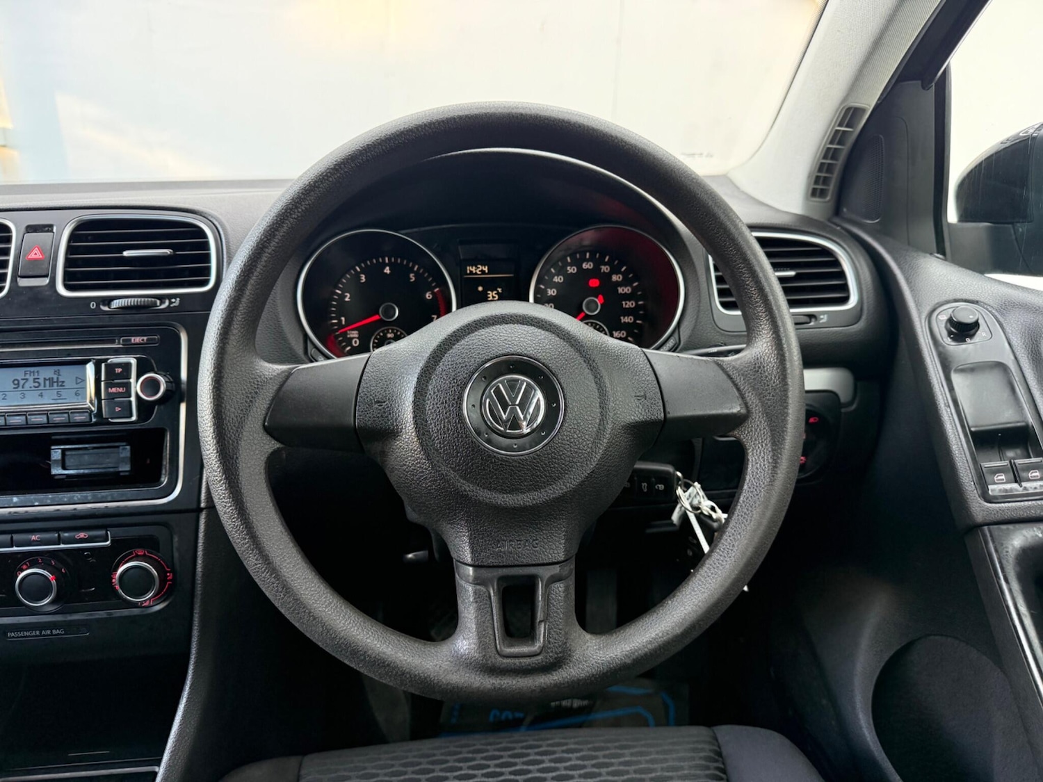 Used Volkswagen Golf 2011 for sale - 77098082: Photo 32
