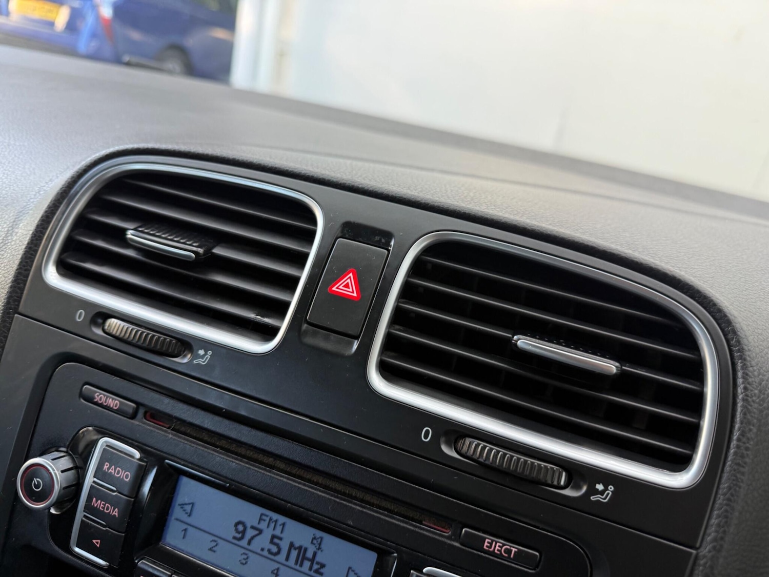 Used Volkswagen Golf 2011 for sale - 77098082: Photo 41