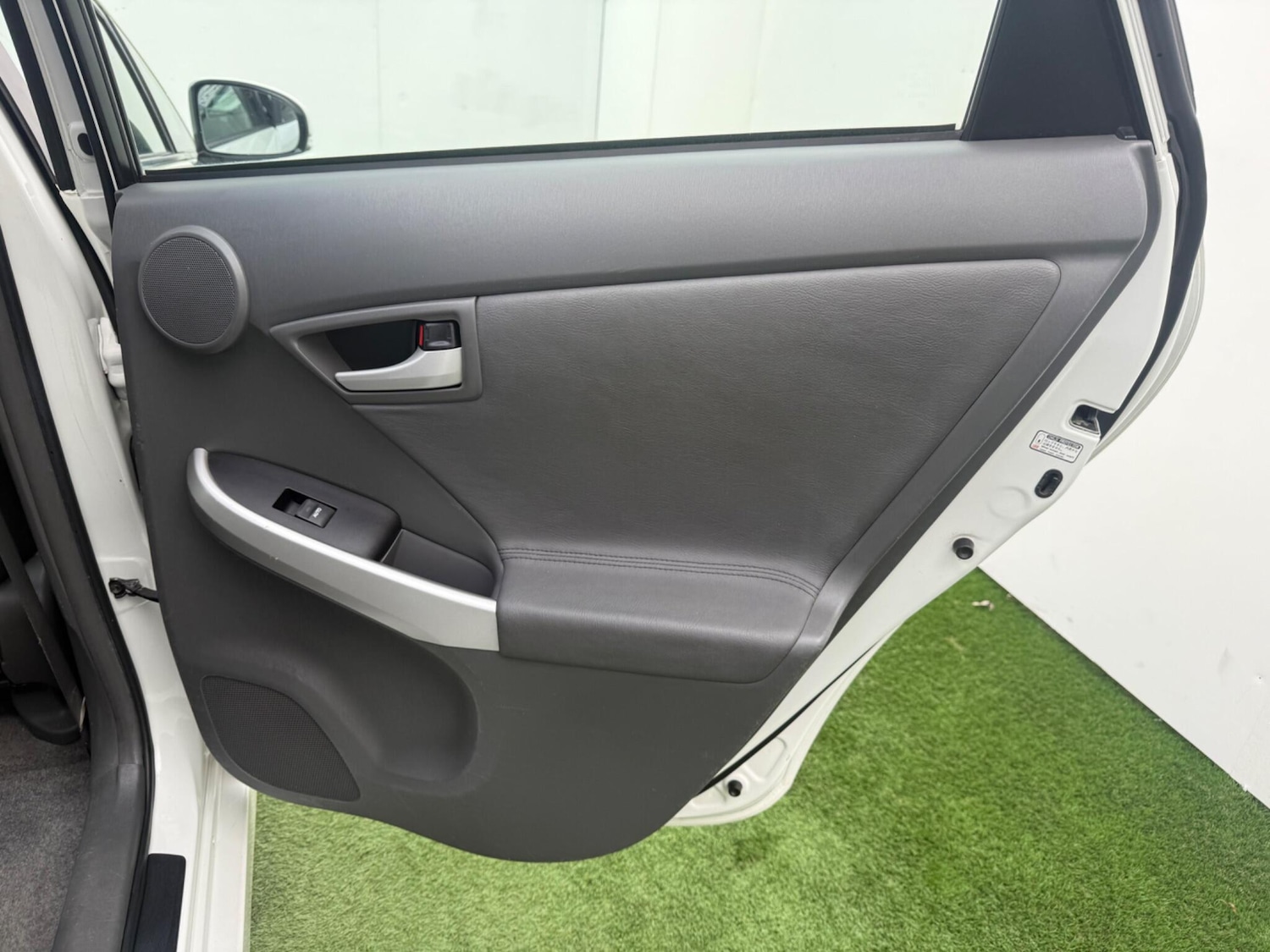 Used Toyota Prius 2010 for sale - 76378083: Photo 21