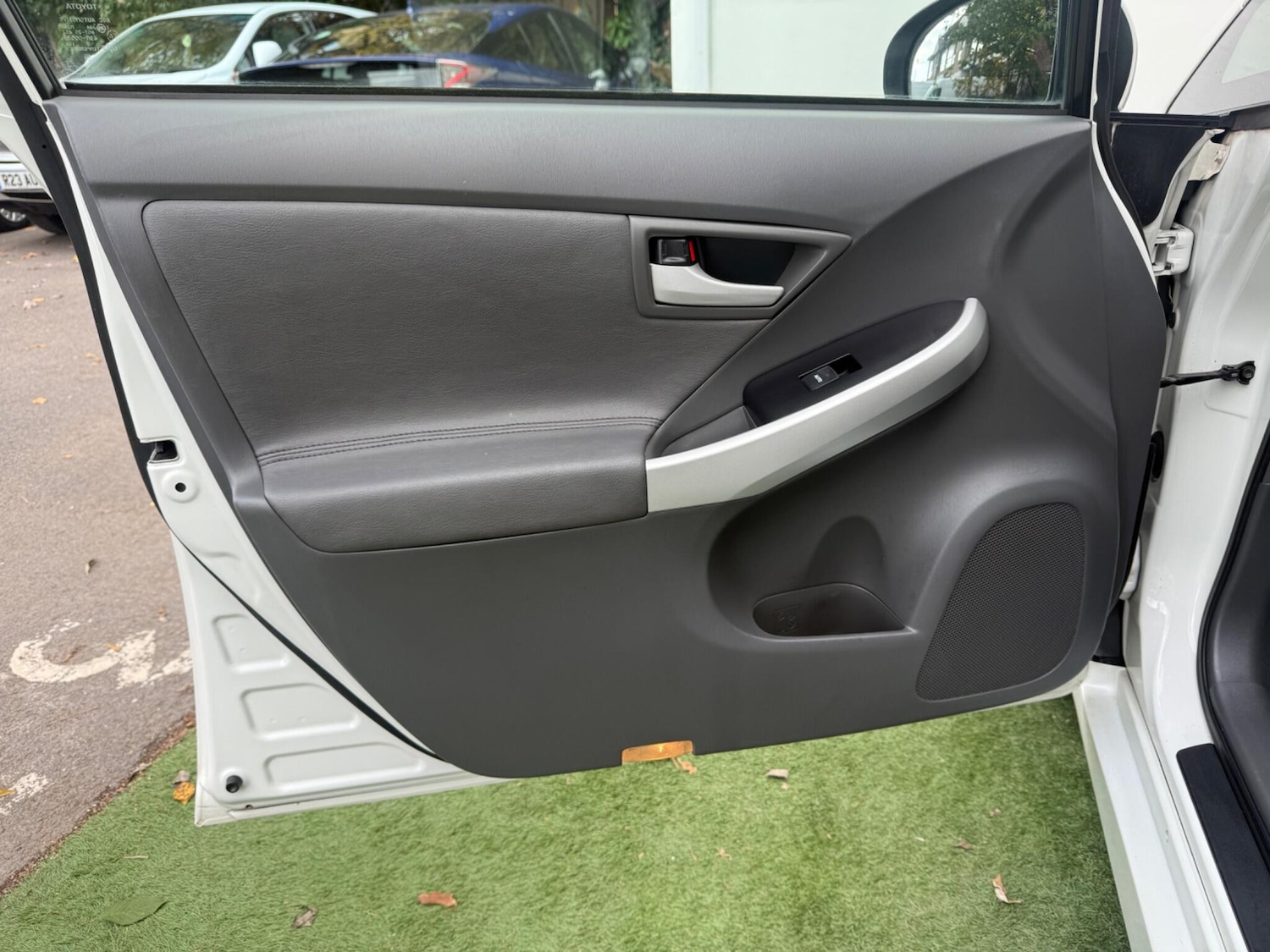 Used Toyota Prius 2010 for sale - 76378083: Photo 27
