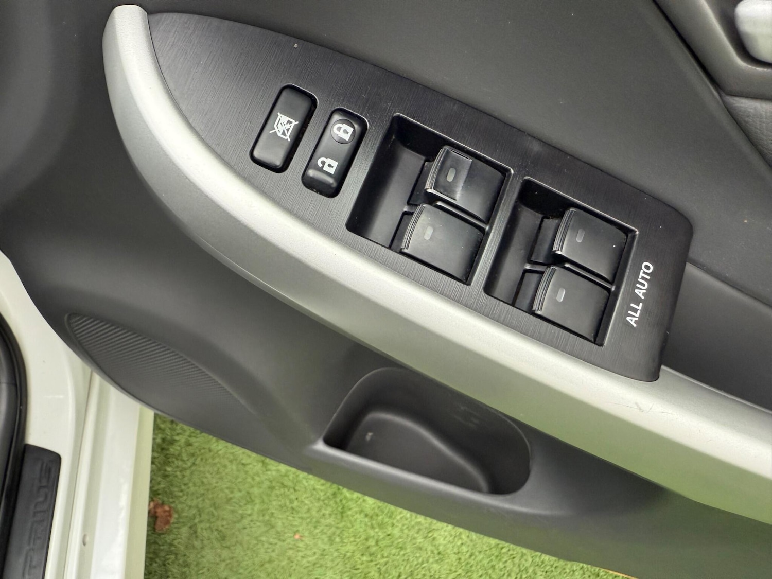 Used Toyota Prius 2010 for sale - 76378083: Photo 40