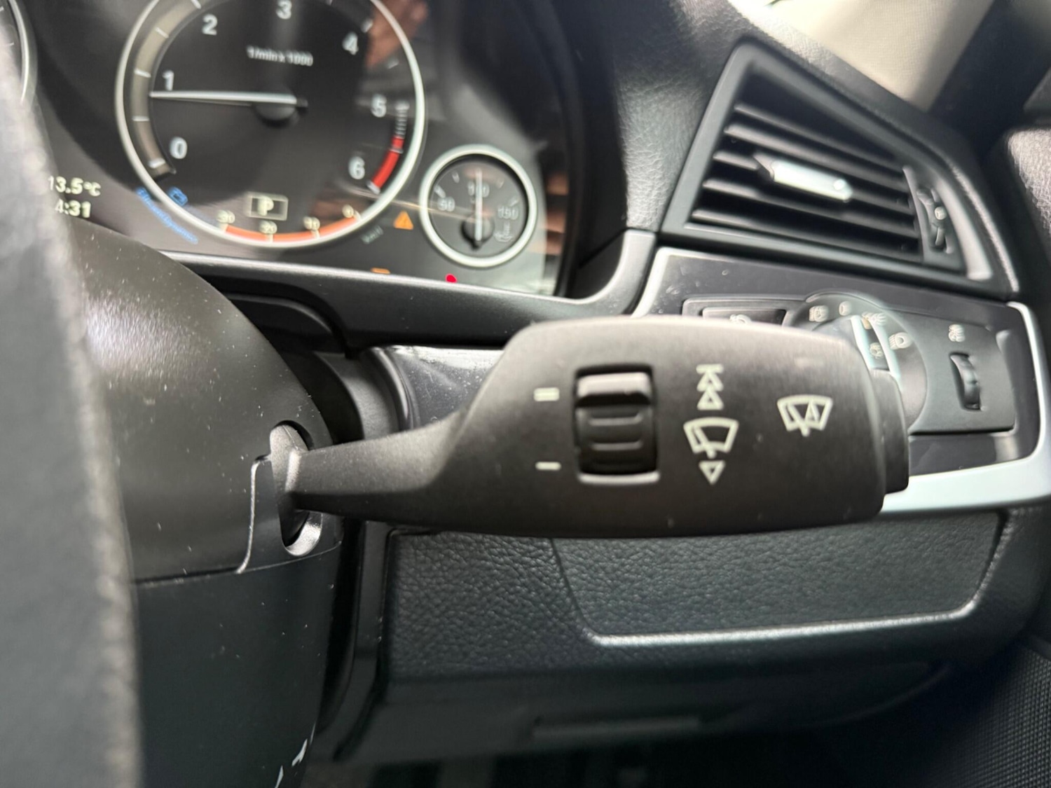 Used BMW 5 Series 2012 for sale - 76337141: Photo 37