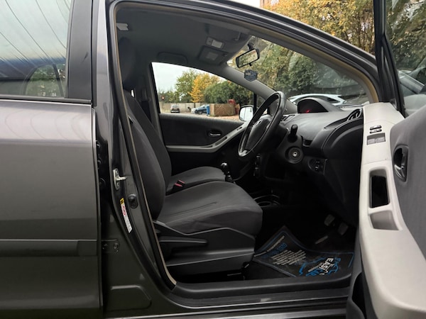 Used Toyota Yaris 2009 for sale - 76259647: Photo 13