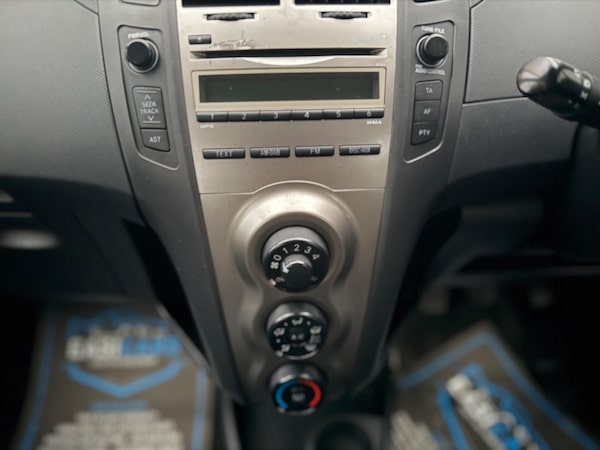 Used Toyota Yaris 2009 for sale - 76259647: Photo 29