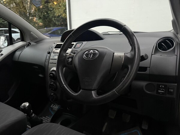 Used Toyota Yaris 2009 for sale - 76259647: Photo 2