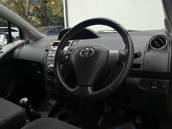 Used Toyota Yaris 2009 for sale - 76259647: Photo 2