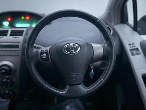 Used Toyota Yaris 2009 for sale - 76259647: Photo 31