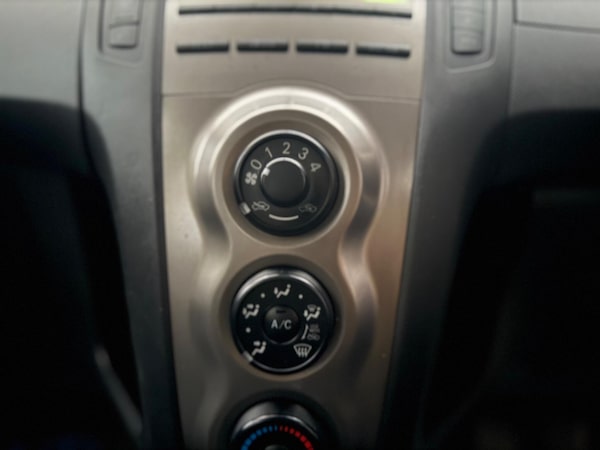 Used Toyota Yaris 2009 for sale - 76259647: Photo 43