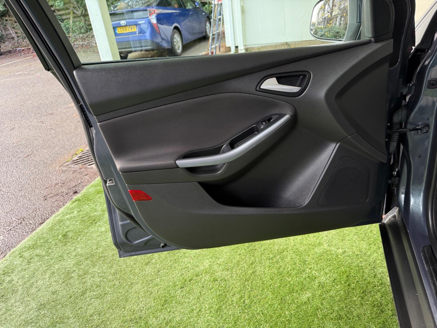 Used Ford Focus 2011 for sale - 76839842: Photo 27