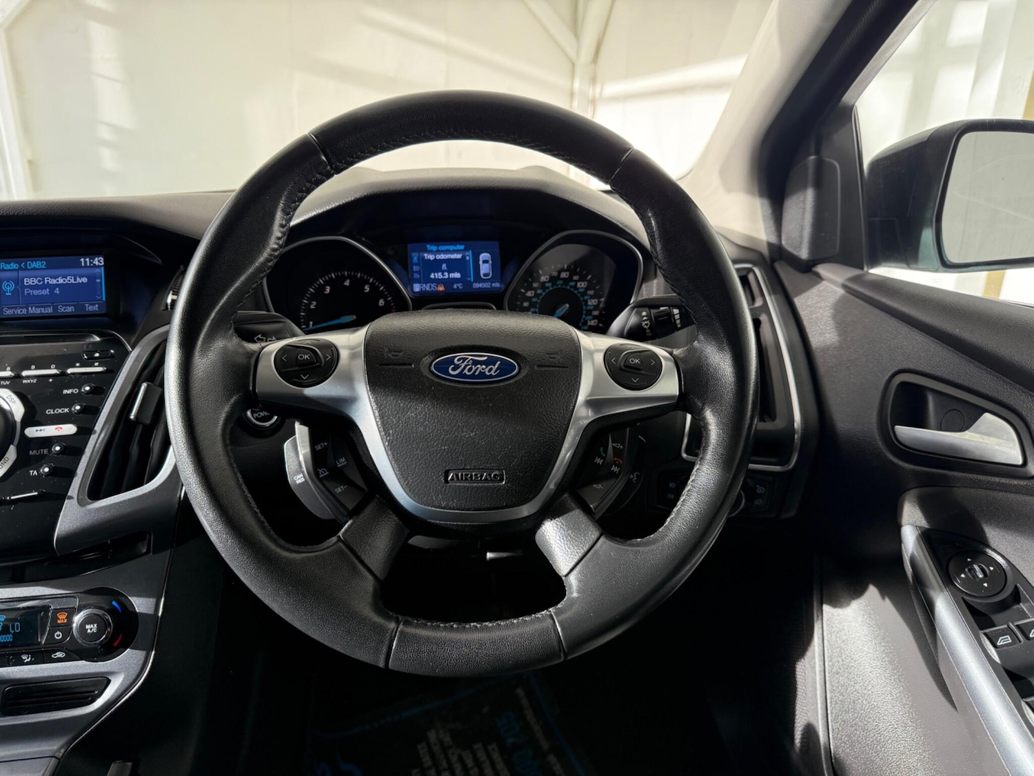 Used Ford Focus 2011 for sale - 76839842: Photo 37